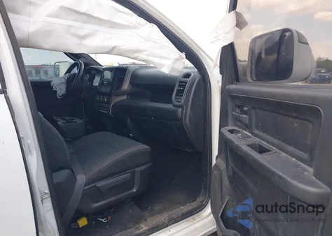 2018 Ram 2500 Laramie 4X4 6'4 Box из США, поврежденный, VIN 3C6UR5FL8JG348297